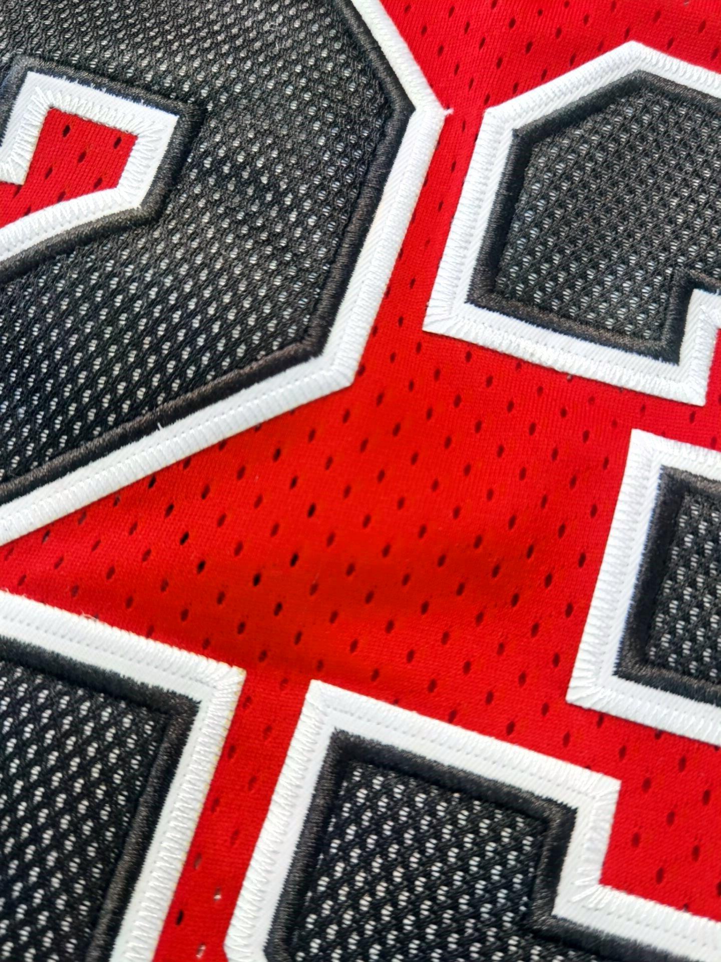 Michael Jordan Chicago Bulls 1984/85 Hardwood Classics Jersey - Red